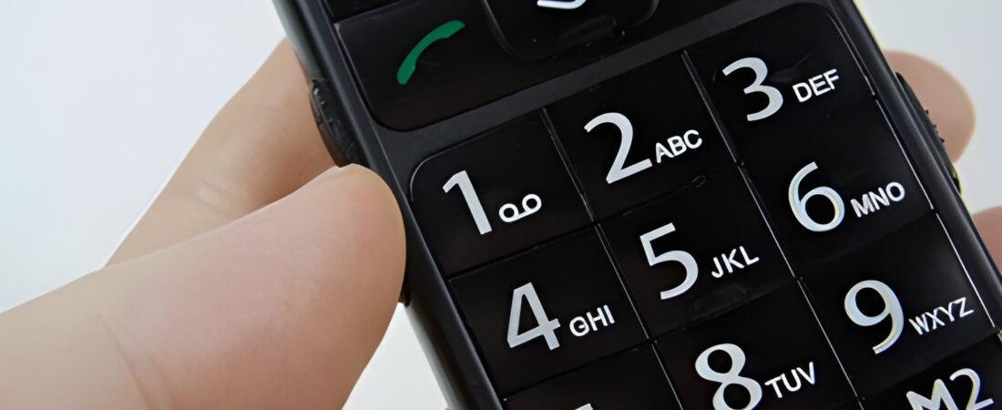 ¡Descubre el Móvil Perfecto para tus Mayores! 👴👵 Análisis Detallado y Comparativa de 10 Modelos Súper Fáciles de Usar 📱